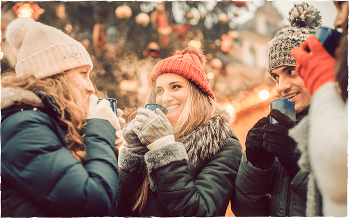 Glühwein auf dem Weihnachtsmarkt